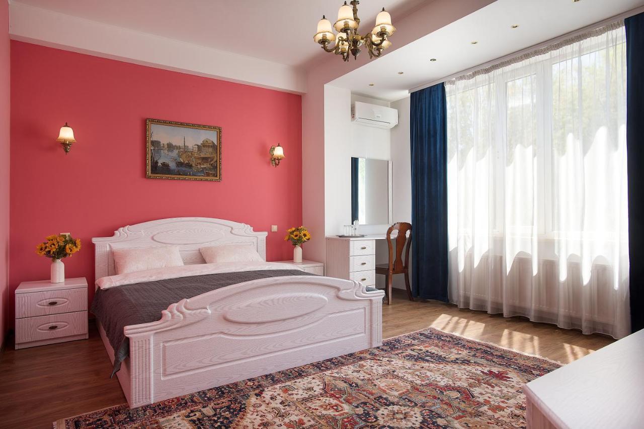 Art Hotel Chişinau Exteriör bild
